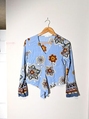 Odd Molly Blue Floral Tie Front Top Bell Sleeve Large